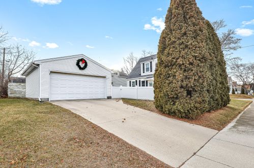 2121 9th St, Manitowoc WI  54220-6655 exterior