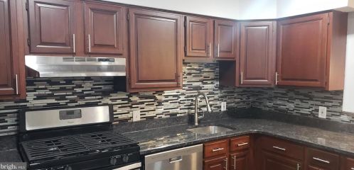 850 Longshore Ave, Philadelphia PA  19111-4423 exterior