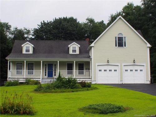 36 Ruth St, Bridgeport, CT 06606-3452
