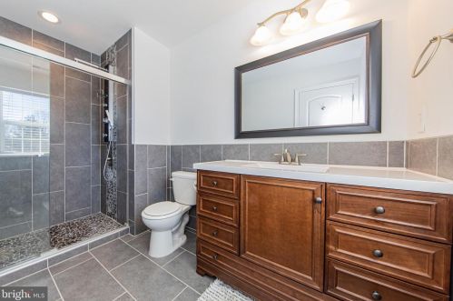 103 Dolington Rd, Yardley PA 19067-2621 exterior