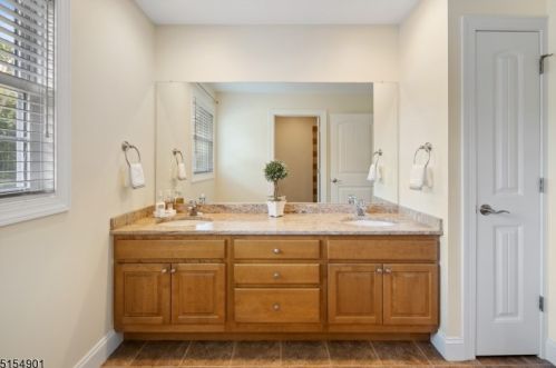 23 Alan Dr, Parsippany NJ  07054-4101 exterior