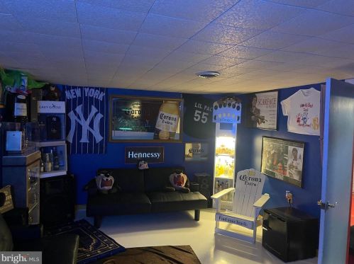 325 Nimitz Rd, Dover DE  19901-6636 exterior