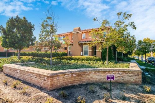 208 Great Lawn, Irvine, CA 92620-3879