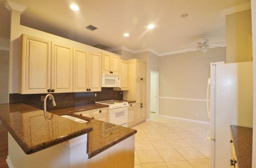 400 Sunview Way, Fort Pierce FL  34986-2655 exterior