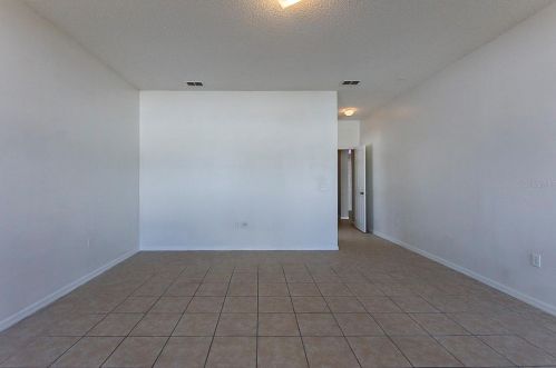 13 Inconnu Dr, Kissimmee FL  34759-4832 exterior