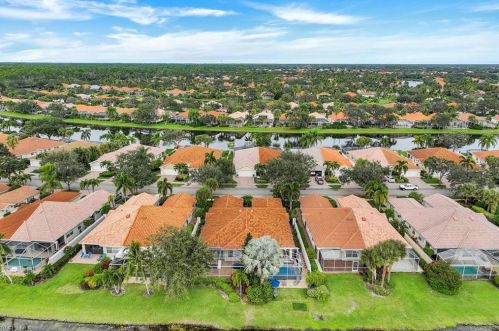 5422 Guadeloupe Way, Naples FL  34119-9578 exterior