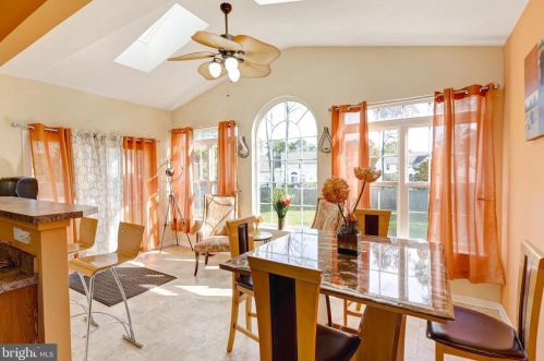 515 Florence Fields Ln, New Castle DE  19720-8752 exterior