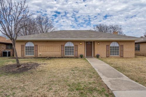 1825 El Paso St, Lewisville, TX 75077-2713