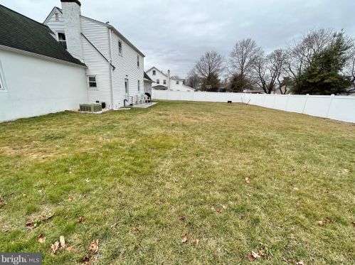 35 Wilbur Henry Dr, Florence NJ  08518-2701 exterior