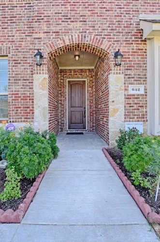 642 Seminole Trl, Plano, TX 75094-3672