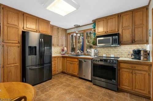 641 Shore Trl, Sparta NJ  07871-1317 exterior