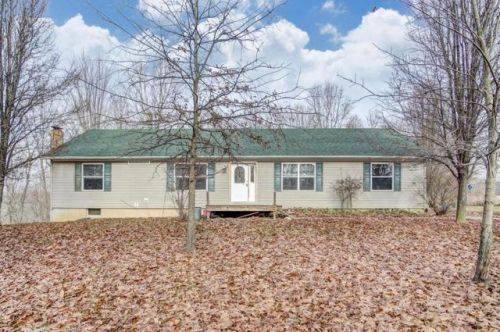 15964 Hedges Rd, Laurelville, OH 43135-9713