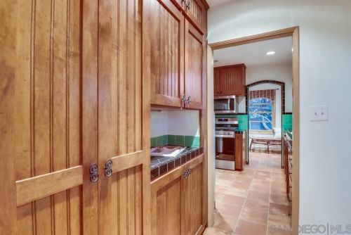 3211 Dumas St, San Diego CA 92106-1317 exterior