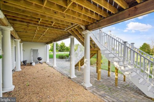 20906 Mcintosh Pl, Leesburg VA  20175-6372 exterior