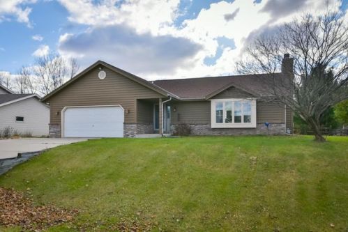 5577 Stonefield Rd, Slinger, WI 53086-9635