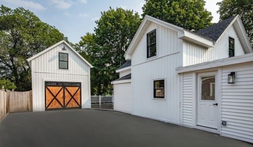 33 Pickering St, Danvers MA  01923-2017 exterior