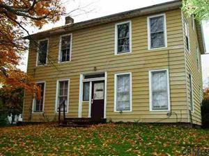 8 Van Woert Ct, North Greenbush, NY 12198-7559