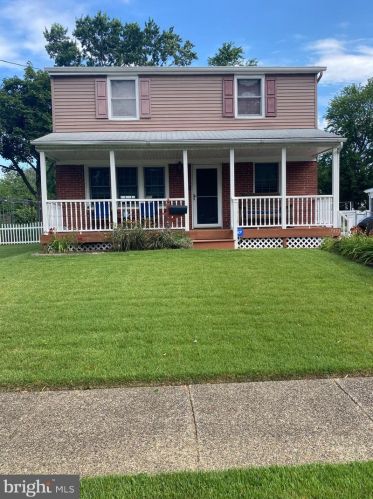 7473 Collins Ave, Camden, NJ 08109-3157