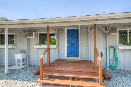 6168 Lower Wyandotte Rd, Oroville, CA 95966-8283