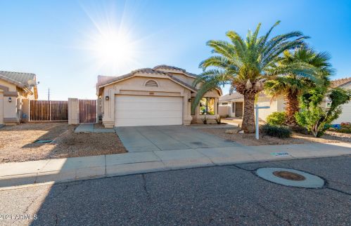 20459 37th Ave, Glendale, AZ 85308-2249