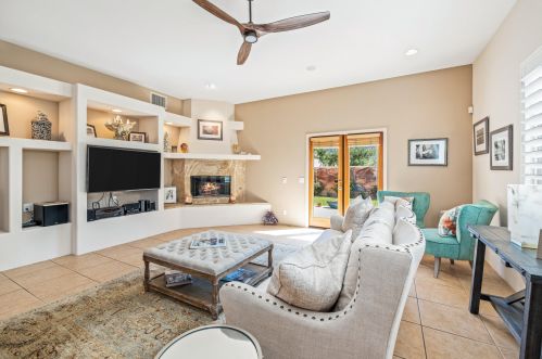 54560 Avenida Madero, La Quinta CA  92253-3725 exterior