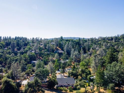 17155 Oscar Dr, Grass Valley CA  95949-7220 exterior