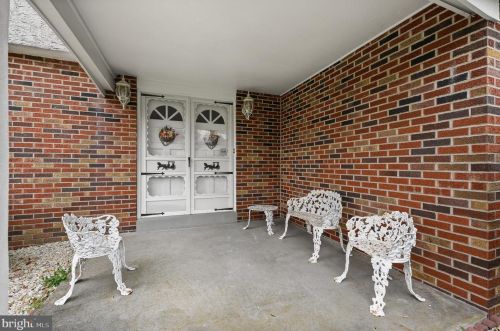 2816 Soni Dr, Norristown, PA 19403-1233