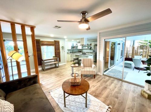 1011 4th Pl, Cape Coral FL  33990-1521 exterior