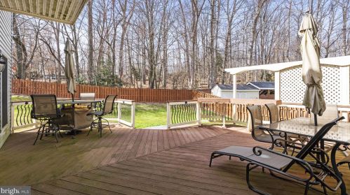 13332 Vista Forest Dr, Woodbridge VA  22192-4540 exterior