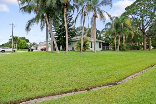 573 Aster Rd, Fort Pierce, FL 34953-2907