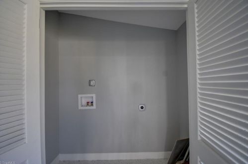 309 Holly Hill Rd, Thomasville NC  27360-5821 exterior