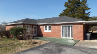 1729 Broad St, Cookeville, TN 38501-2243