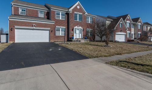 4500 Orangeberry Dr, Darbydale OH  43123-7924 exterior