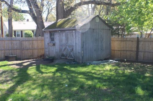 23 Sand Hill Dr, North Kingstown RI  02852-2228 exterior