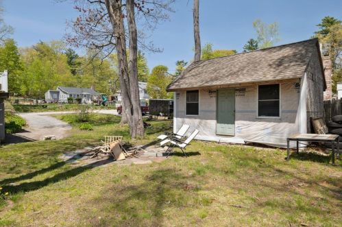 47 Great Pond Rd, Kingston NH  03848-3741 exterior