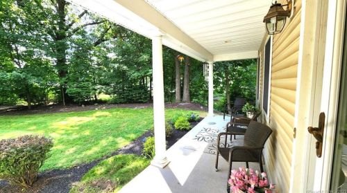 311 Flanders St, Southington, CT 06489-2004