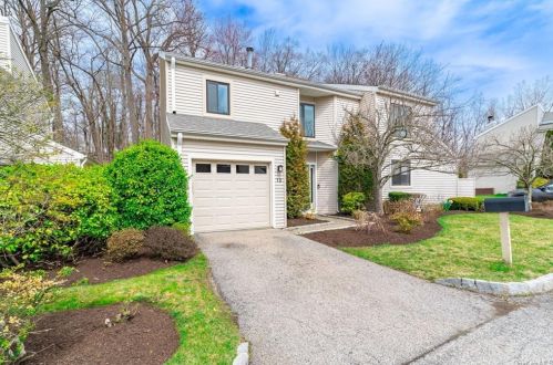 12 Brookwood Rd, New Rochelle NY  10804-1841 exterior