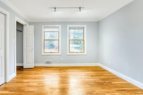 48 Thorney Ave, Huntington Station NY  11746-3253 exterior