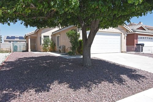 14621 Foothill Rd, Victorville, CA 92394-6949
