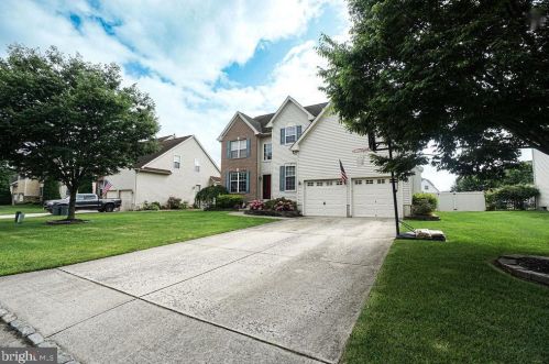 20 Canyon Dr, Berlin Boro, NJ 08009-1412
