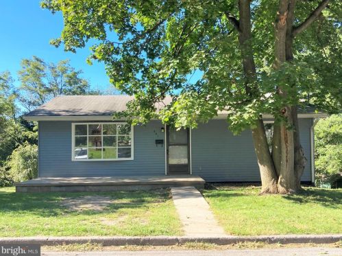 541 Highland Ave, Burnham, PA 17009-1318
