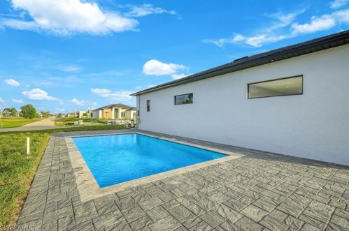 1224 16th Pl, Cape Coral, FL 33909-1621