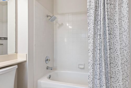 736 Clifton Way, Vacaville CA  95688-8547 exterior