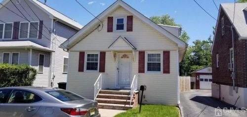 282 Augusta St, Woodbridge, NJ 07095-2850
