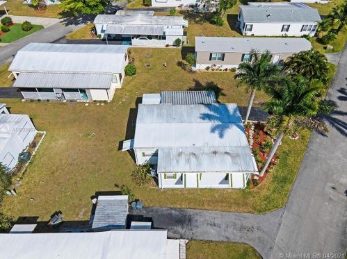 12375 Military Trl, Boynton Beach FL  33436-5575 exterior