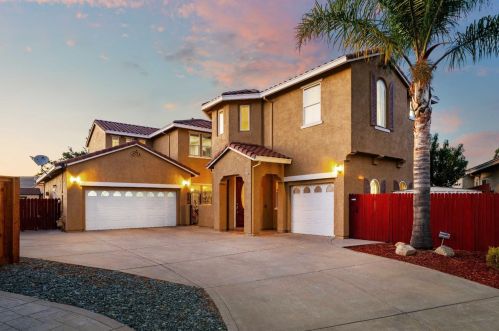 10154 Parada Ct, Elk Grove, CA 95757-5901
