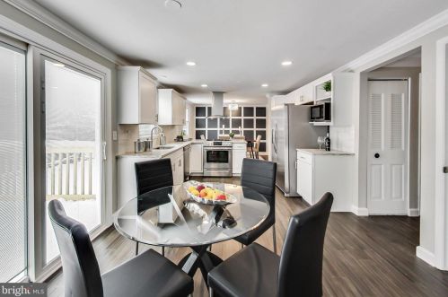 7218 Bonniemill Ln, Springfield VA 22150-4426 exterior