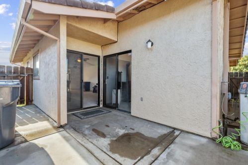 1317 Trinity Way, Turlock CA  95382-0760 exterior