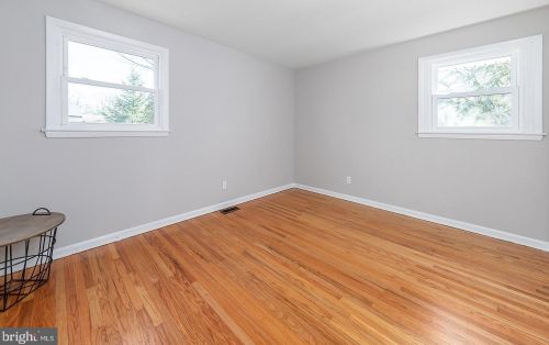 7 Nassau Ave, West Deptford NJ  08066-1120 exterior