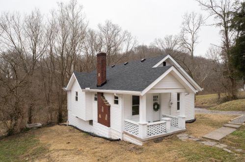 4257 Winters Ln, Newport, KY 41076-8665